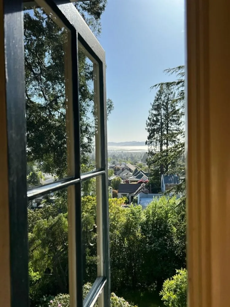 Slide of Avocado Electric