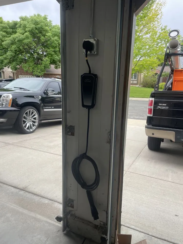 Trusted emergency electrical service experts serving Federal Heights, CO - Awesome Electric