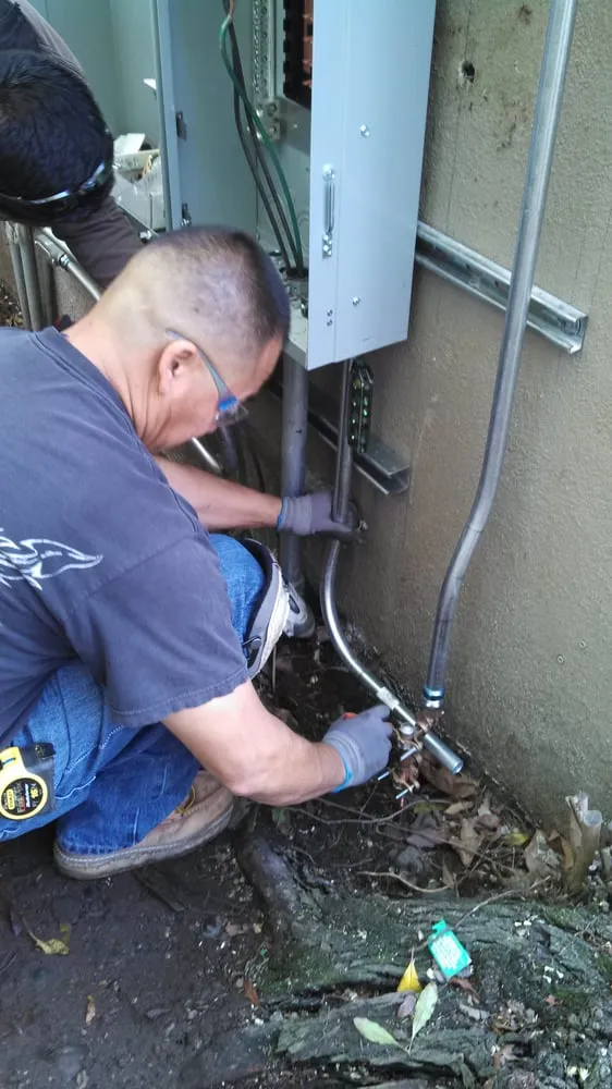 Slide of AX ELITE TRICAL