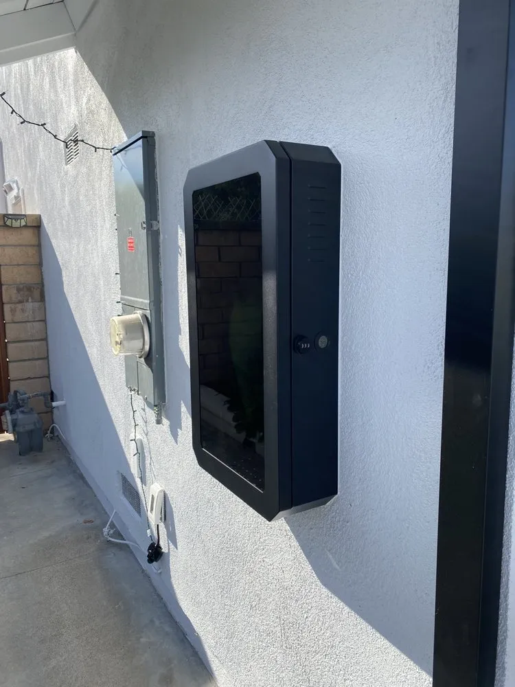 Reliable electrician providing emergency electrical service in ,