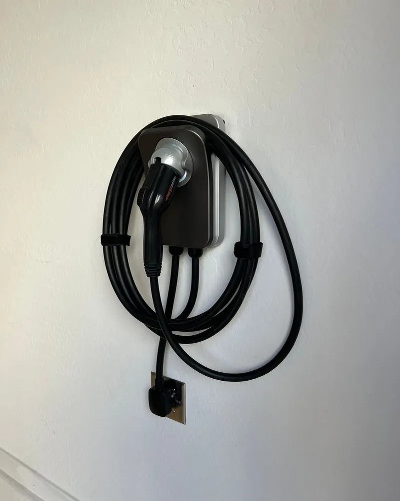 Slide of AZ IT Technology