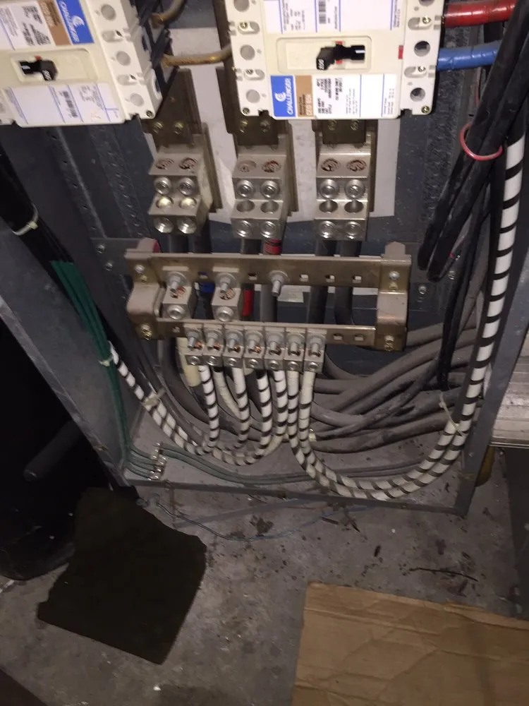 Expert emergency electrical service experts serving Sunnyside, NY - Azz Electric
