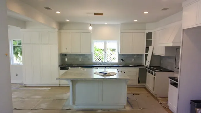 Professional outlet and switch repair experts serving Los Angeles County, CA - B & B Service