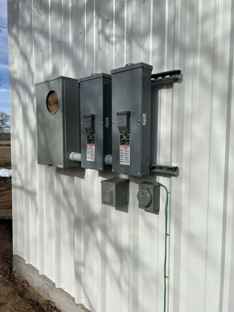 Certified electrician providing lighting installation in , 