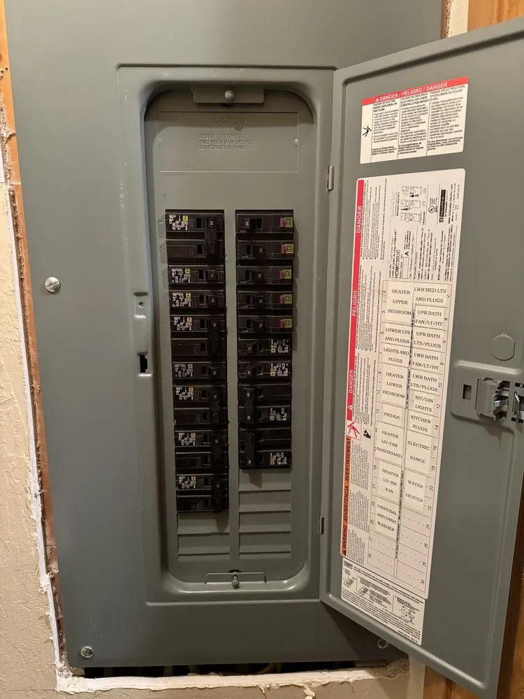 Affordable electrician providing electrical repair in , 