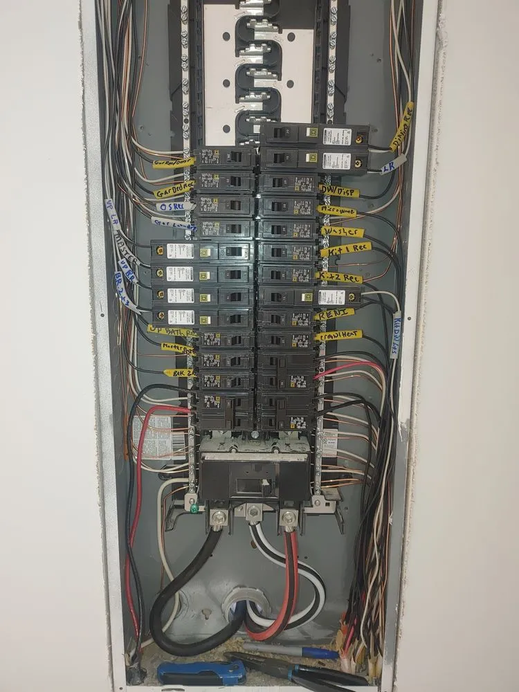 Professional circuit breaker repair in ,  by BAMN Electric