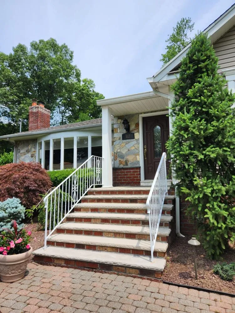 Slide of Barny The Builder