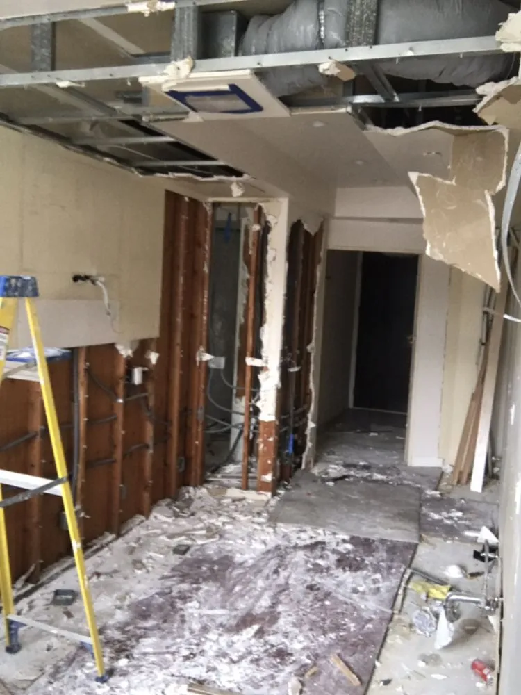 Professional circuit breaker repair experts serving ,  - Barraza's Electric