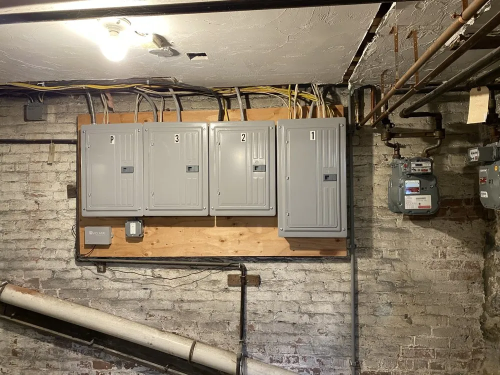 Slide of Barry Noone Electrician