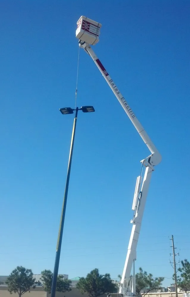 Affordable electrician providing outlet and switch repair in , 