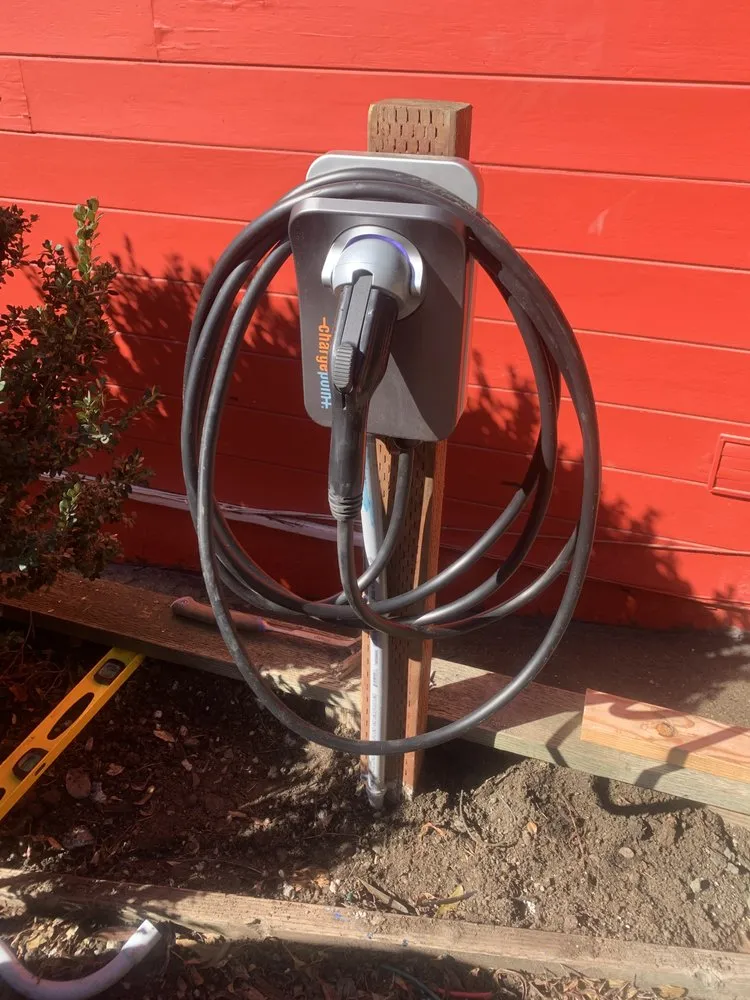 Emergency electrician providing electrical repair in Daly City, CA - Bay Area Electric