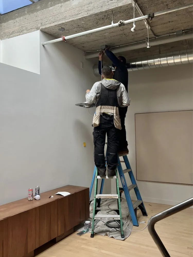 Expert electrician providing emergency electrical service in Daly City, CA - Bay Area Electric