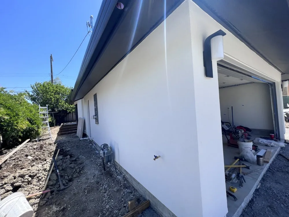 Licensed electrician providing emergency electrical service in ,