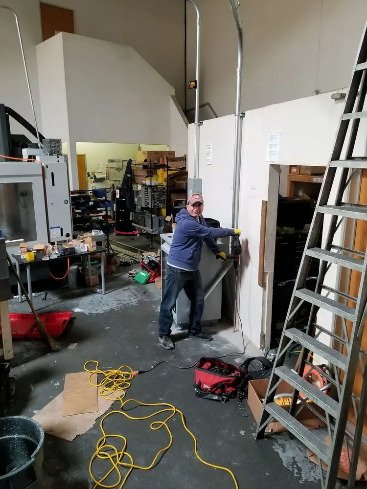 Expert electrician providing electrical repair in ,