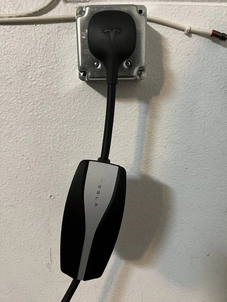 Slide of Bayless Electric