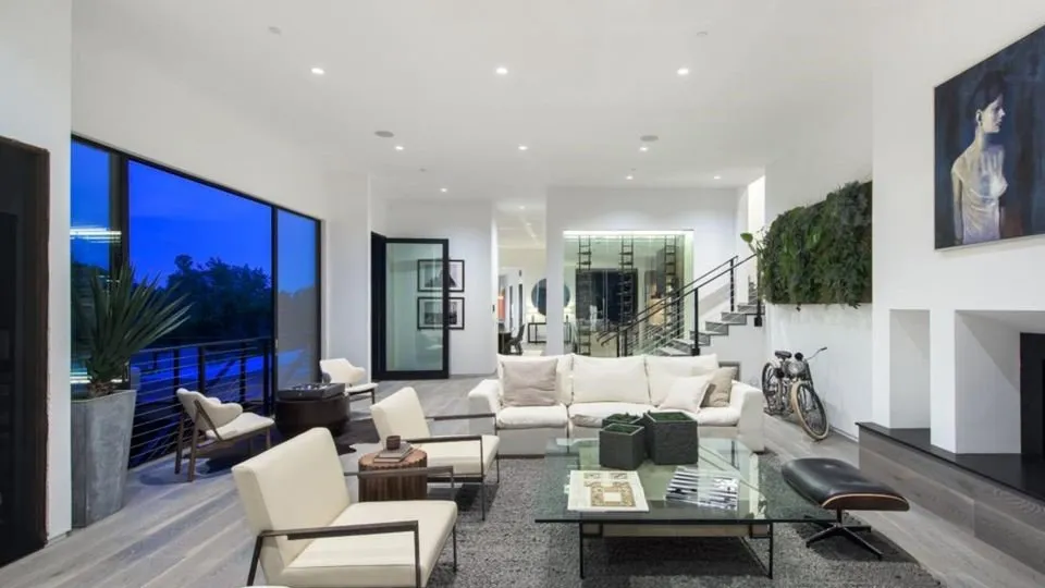 Slide of Bayless Electric