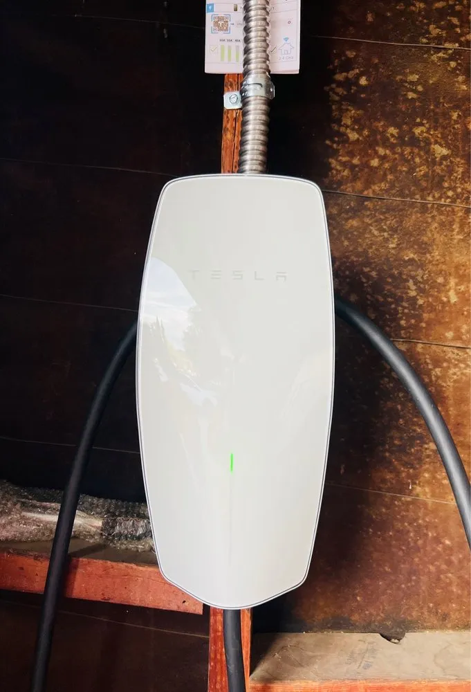 Slide of Bayless Electric