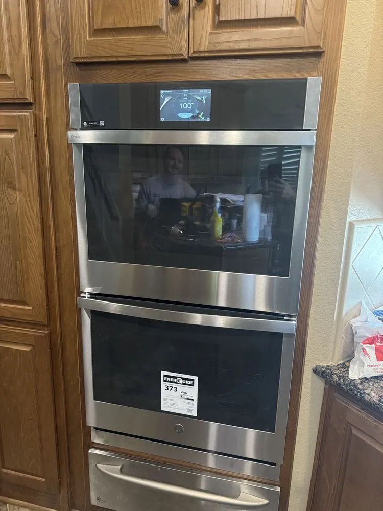 Reliable electrician providing circuit breaker repair in , 