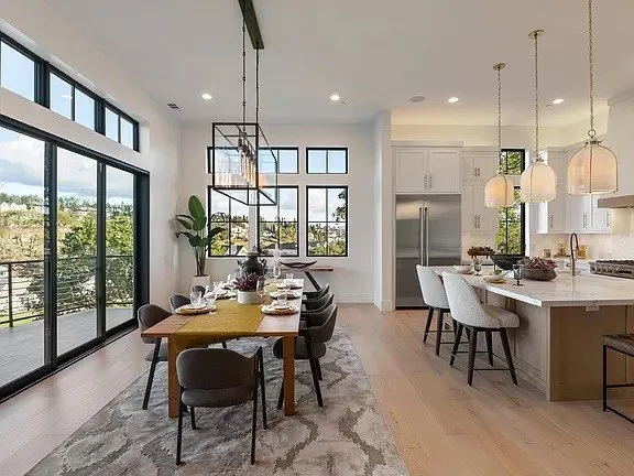 Affordable electrician providing circuit breaker repair in , 