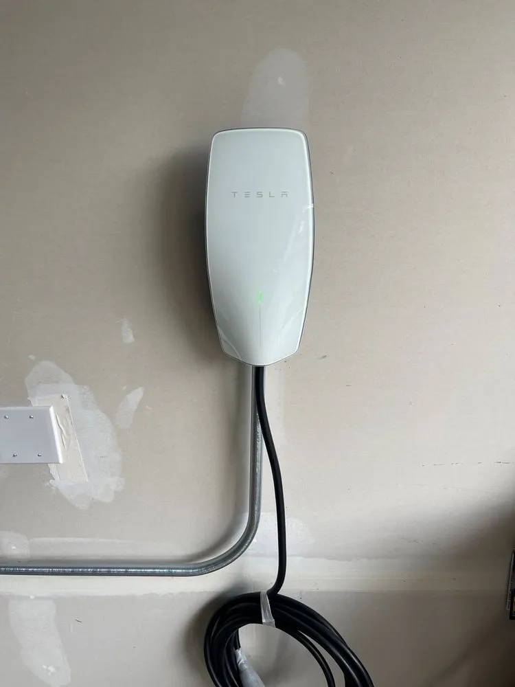 Slide of B&B Electrical