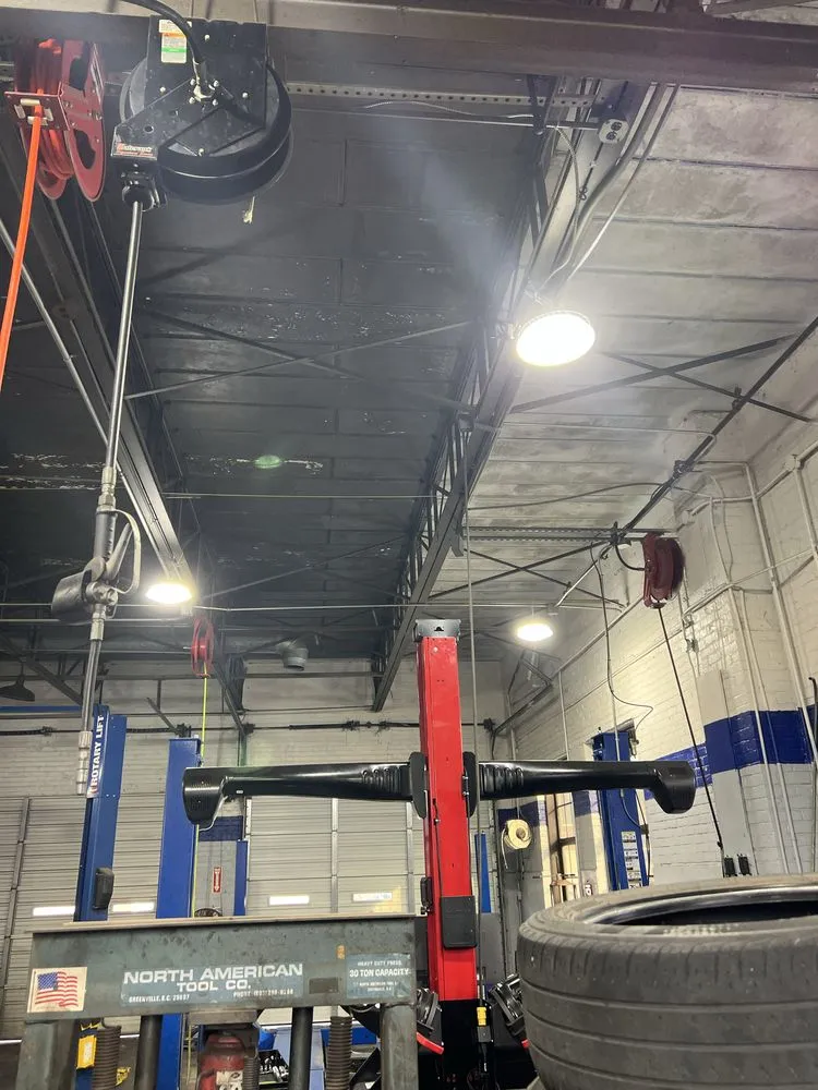 Slide of B&B Maintenance Services