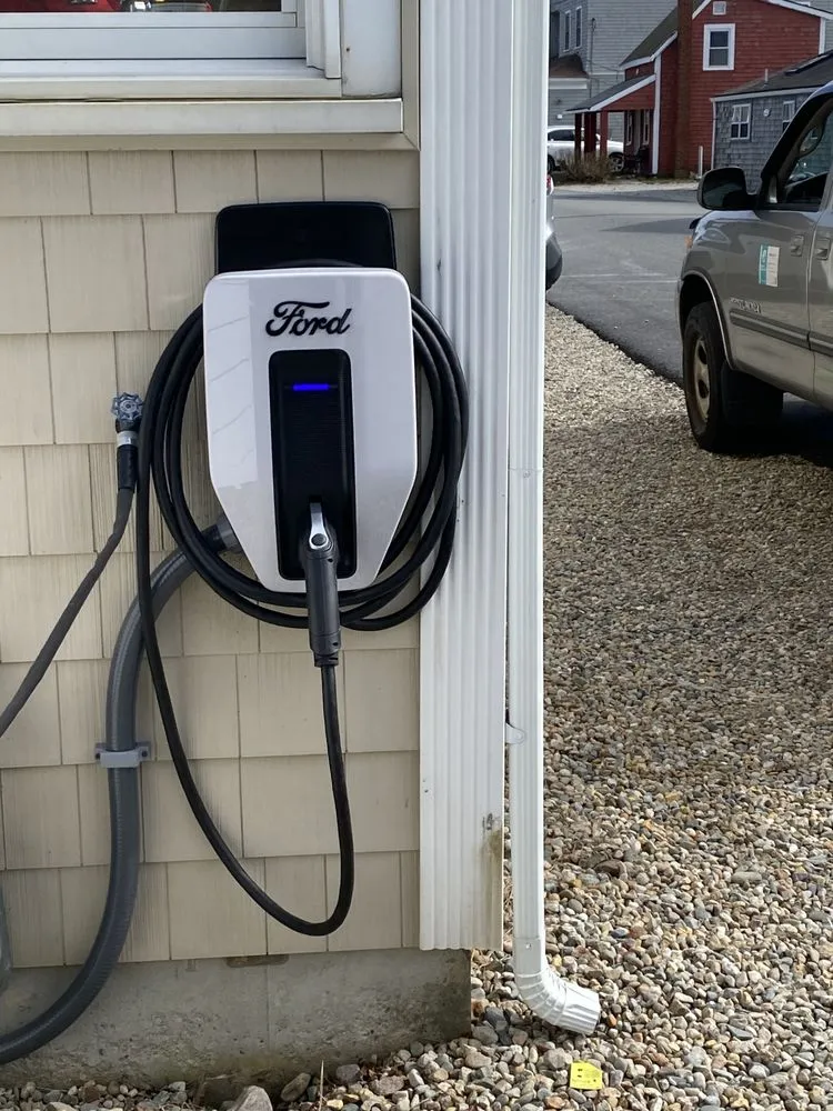 Slide of Bchara Zghaib Electrician