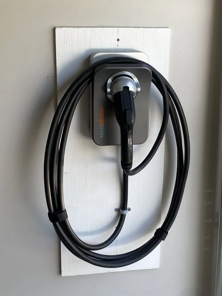 Slide of Bchara Zghaib Electrician