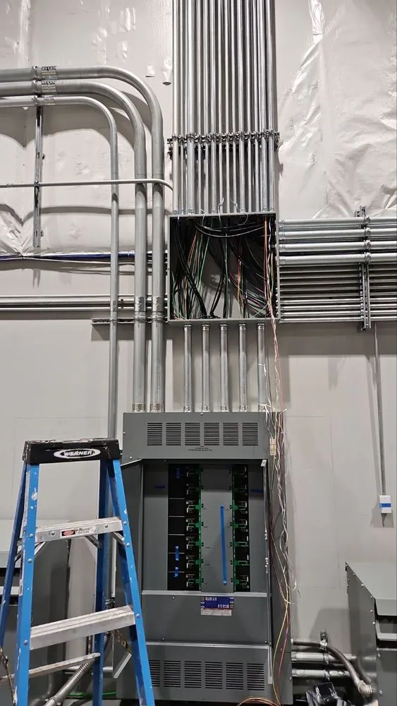 Affordable electrician providing electrical repair in ,