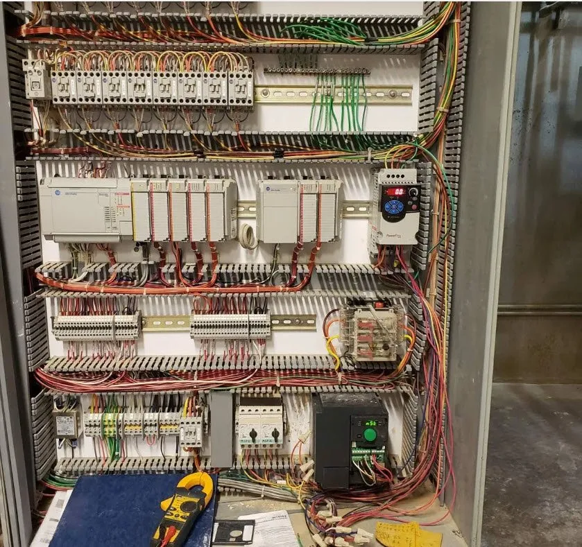 Emergency electrical service for homes in electrical repair, by