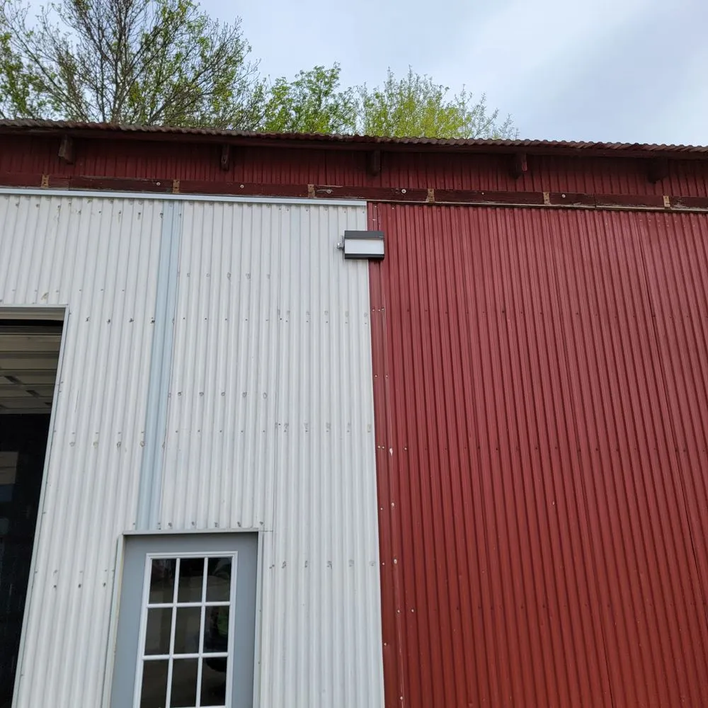 Emergency electrical service for homes in circuit breaker repair, by