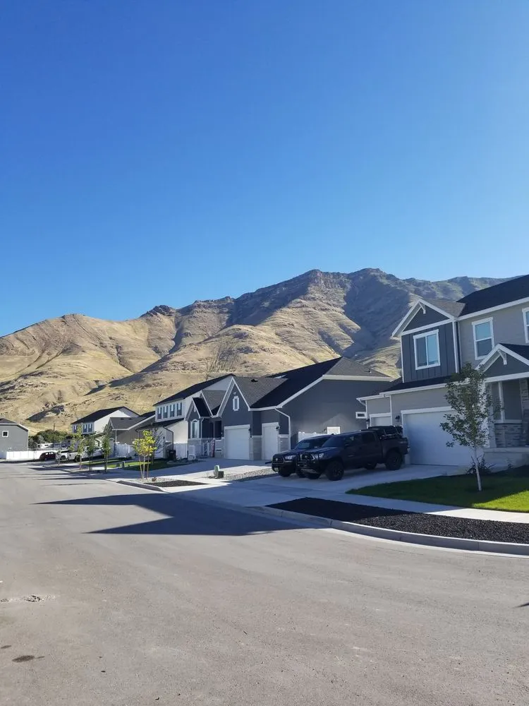 Slide of B&E Electrical