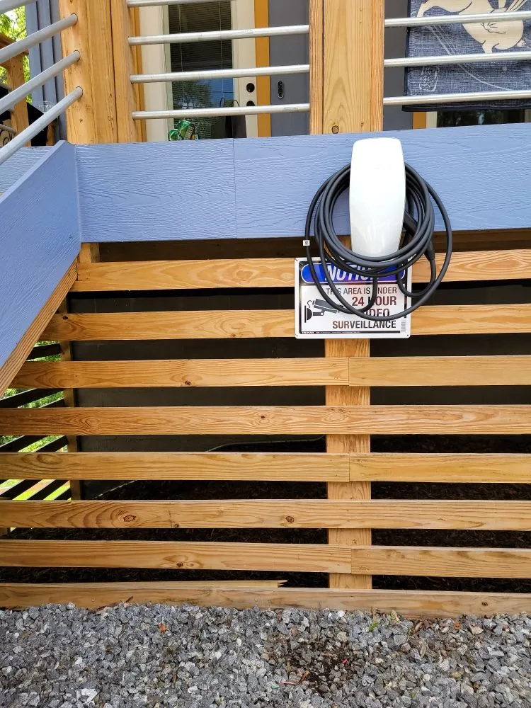 Licensed electrical service for homes in lighting installation,  by 