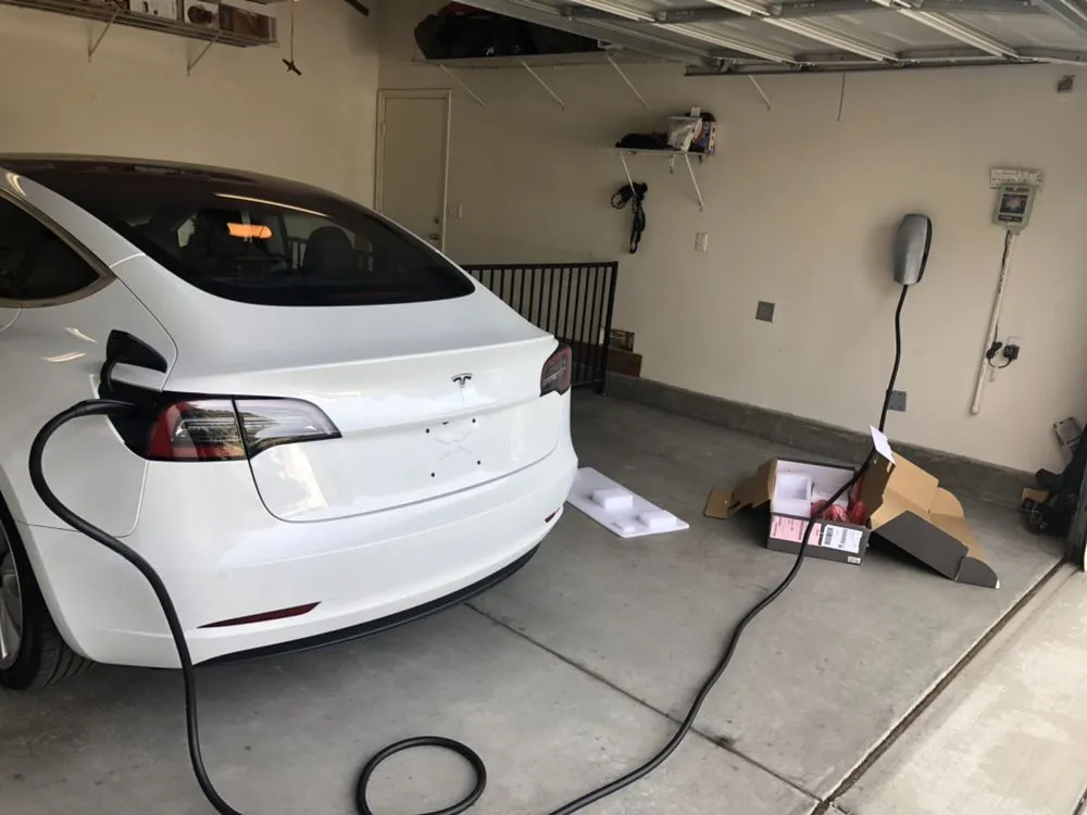 Certified electrician providing outlet and switch repair in , 