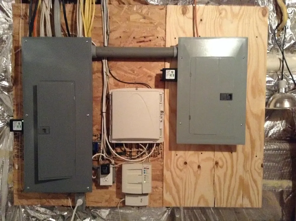 Licensed circuit breaker repair experts serving Newtown Square, PA - Bear Service