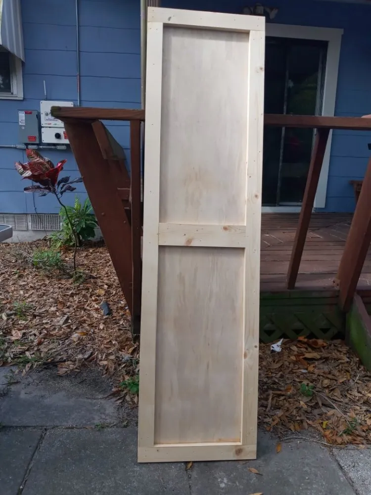 Certified electrician providing outlet and switch repair in St. Petersburg, FL - Bears Repairs