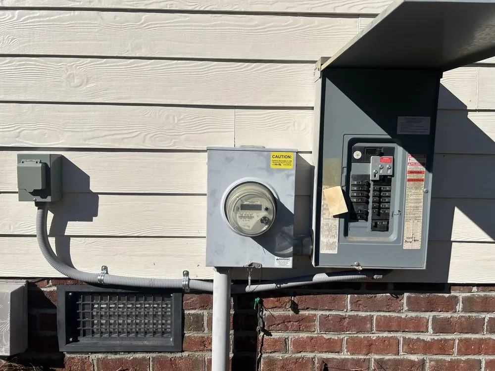 Licensed circuit breaker repair in Salemburg, NC by Bearskin Electrical Services