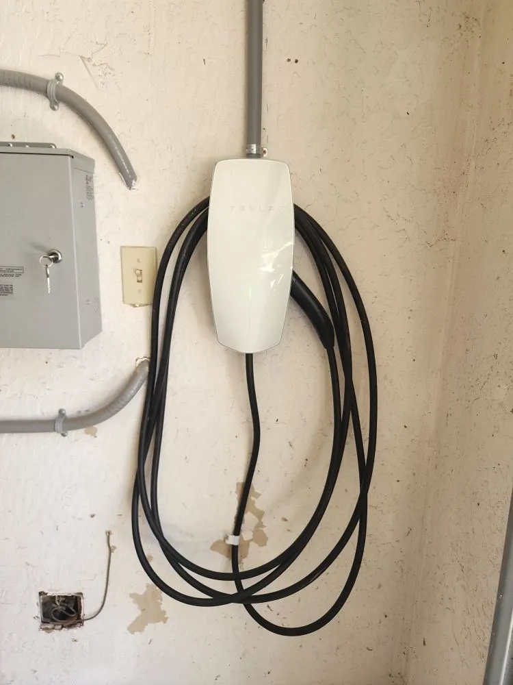 Emergency circuit breaker repair in Smartsville, CA by Beckett Electric