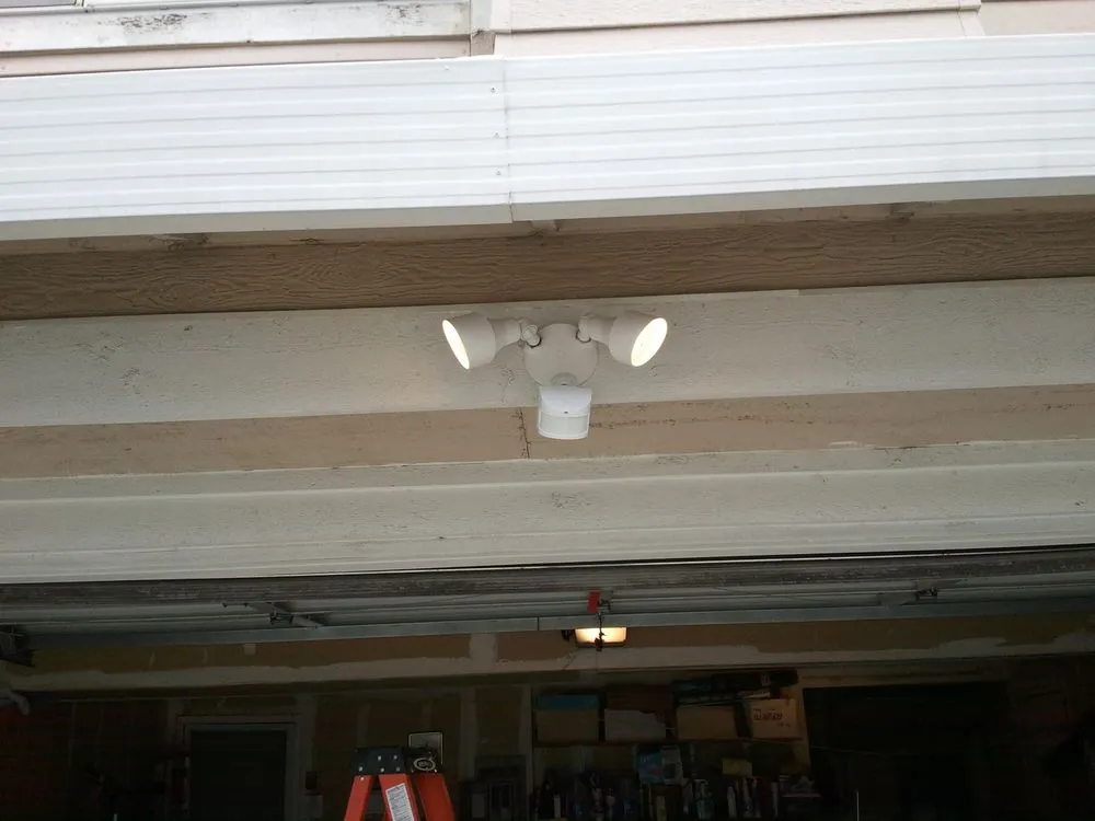 Slide of Bee Thumb Electric