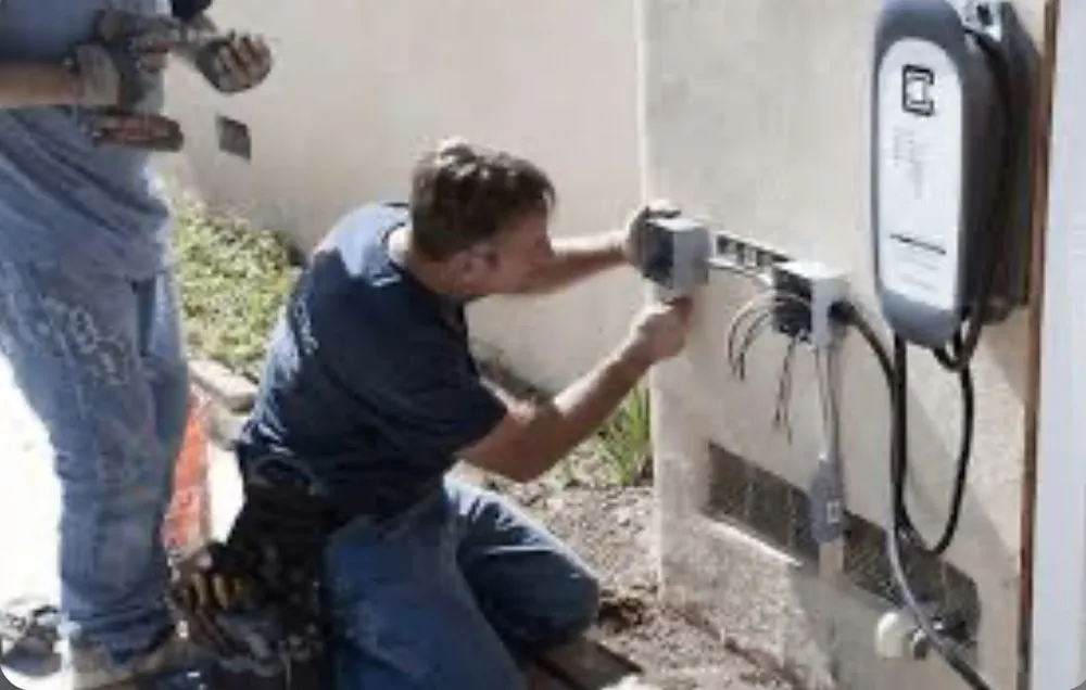 Slide of BeeCharged Experts