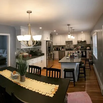 Belt Line 24 Hour Electrician Logo