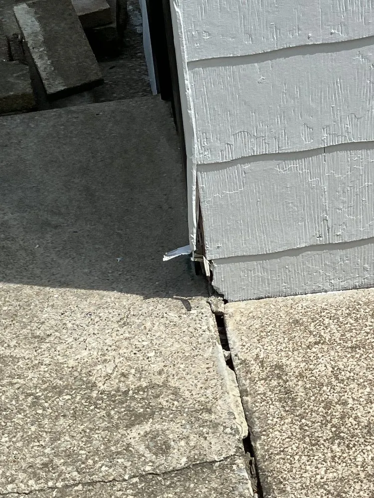 Slide of Ben Nye The Fix-It Guy