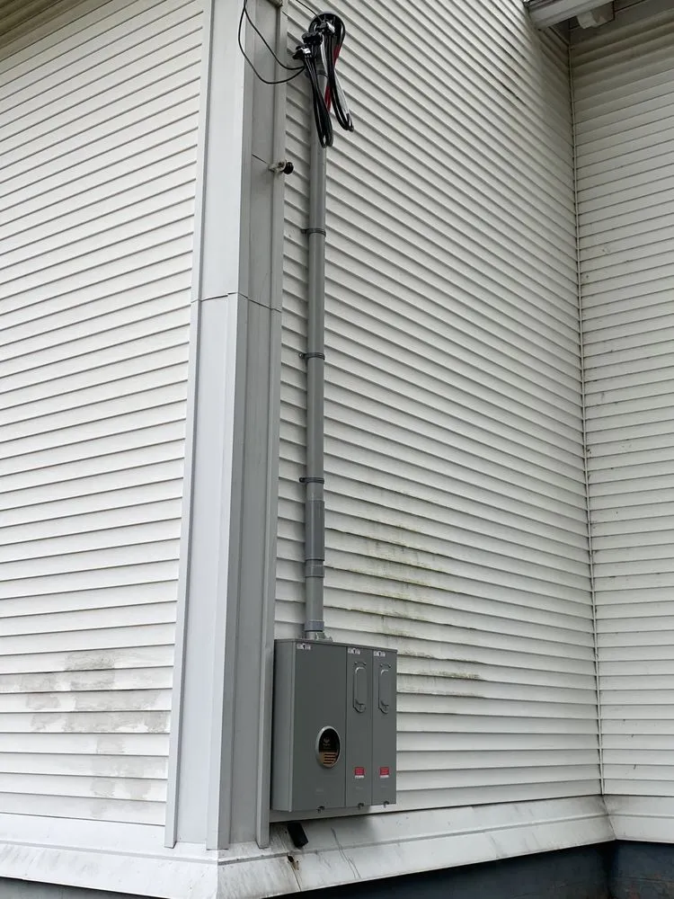 Slide of Ben Wilson Electrician