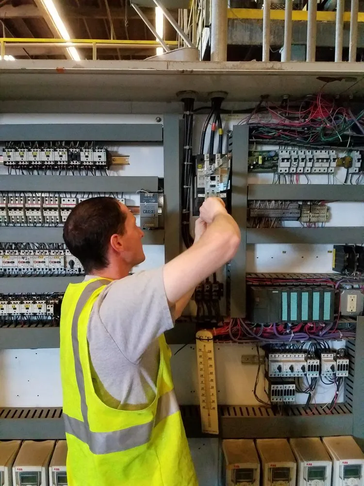 Slide of Bencom Electric