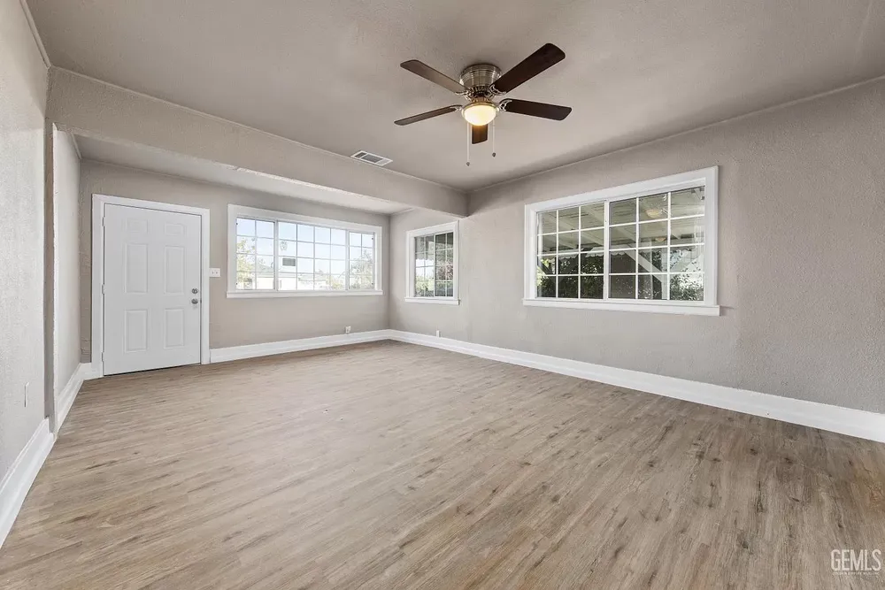 Slide of Benitez Electric