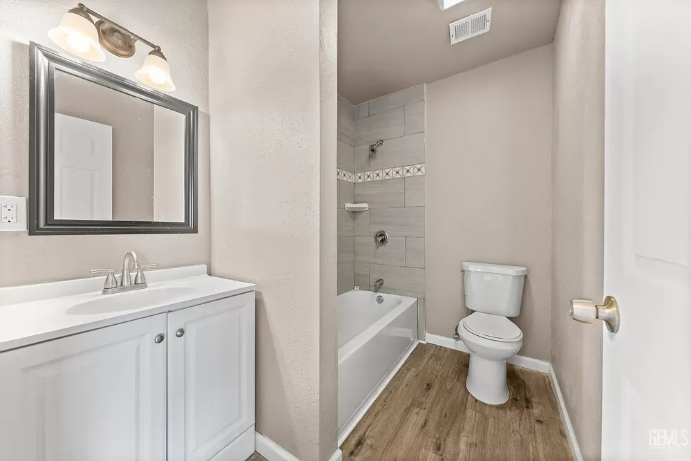 Slide of Benitez Electric