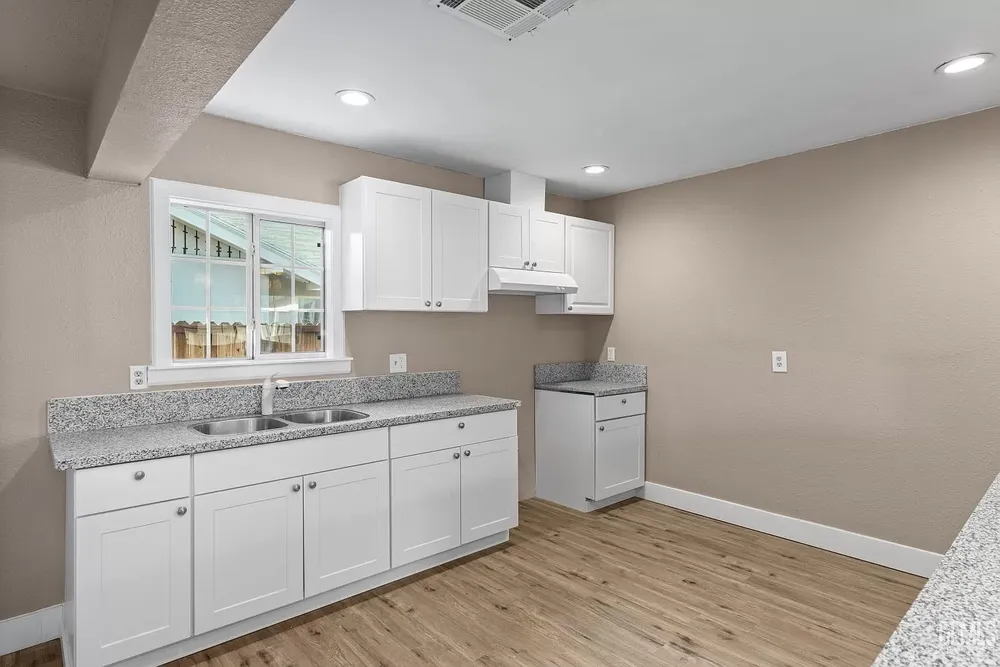 Slide of Benitez Electric