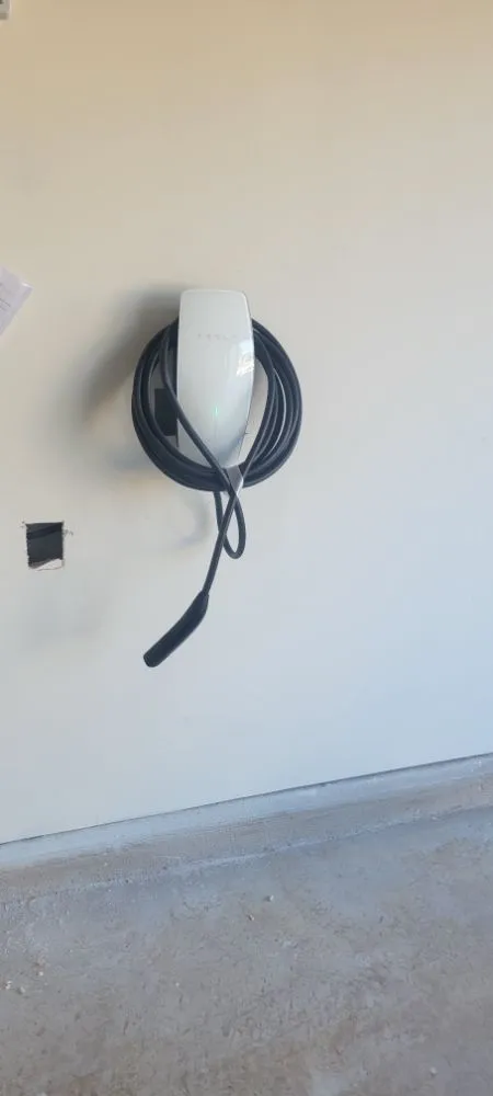 Slide of Benitez Electrical Services