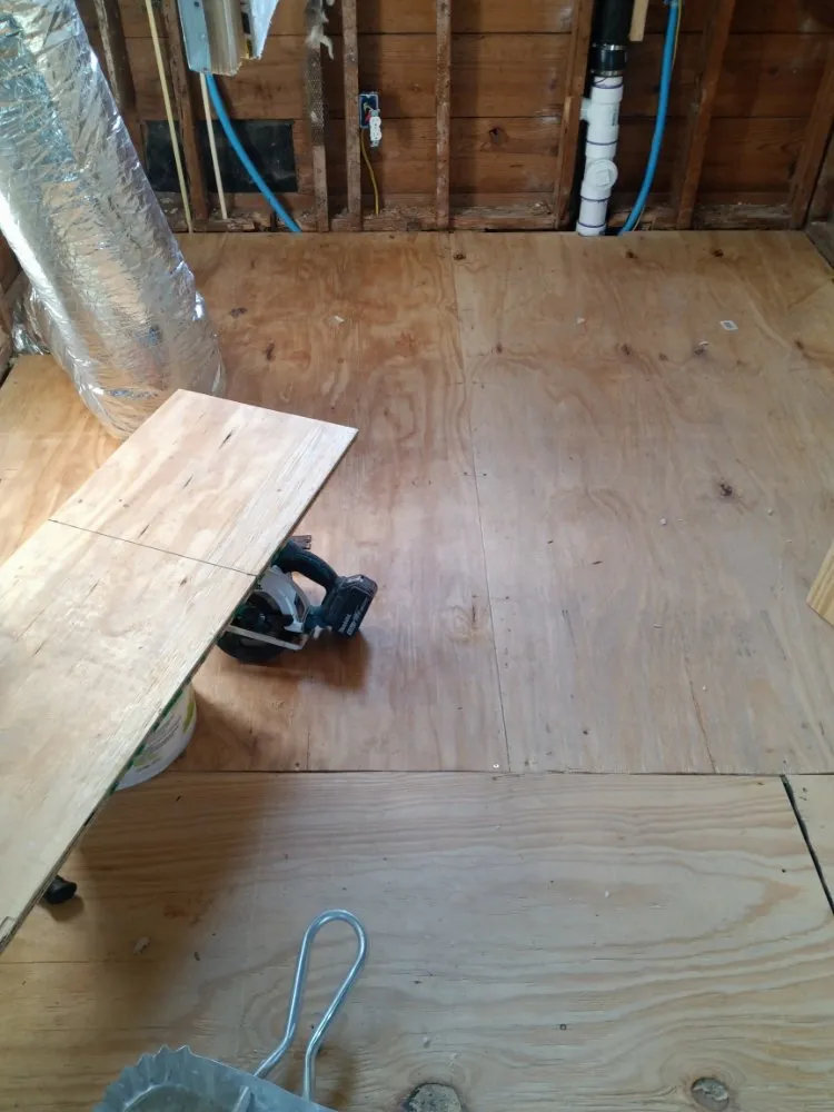 Slide of Benitez Handyman