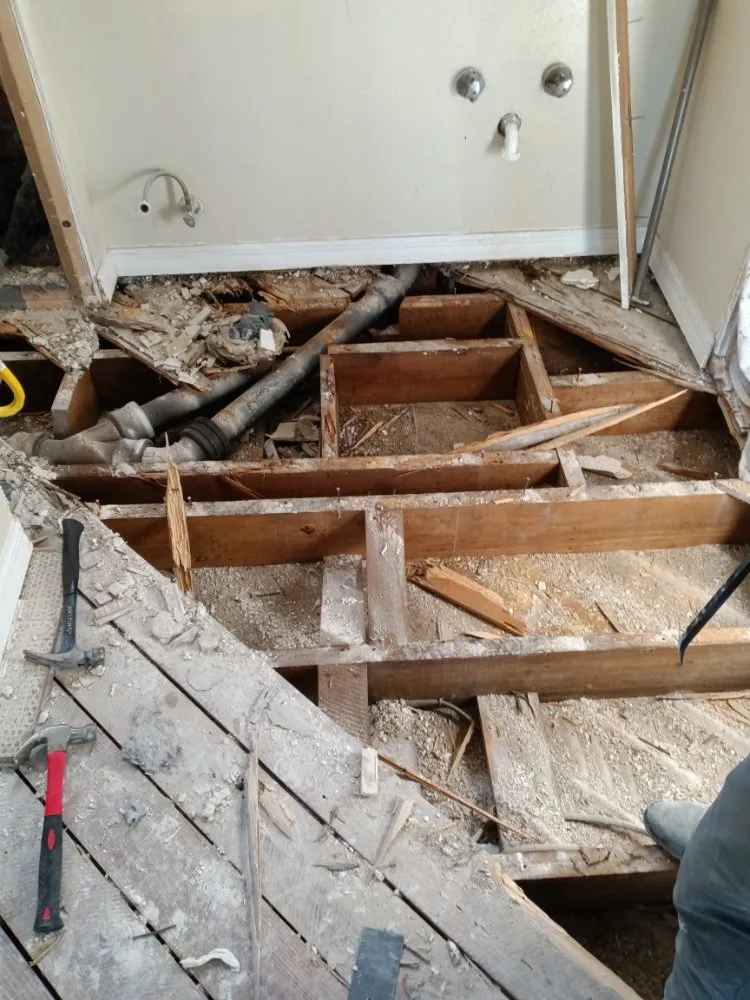 Slide of Benitez Handyman