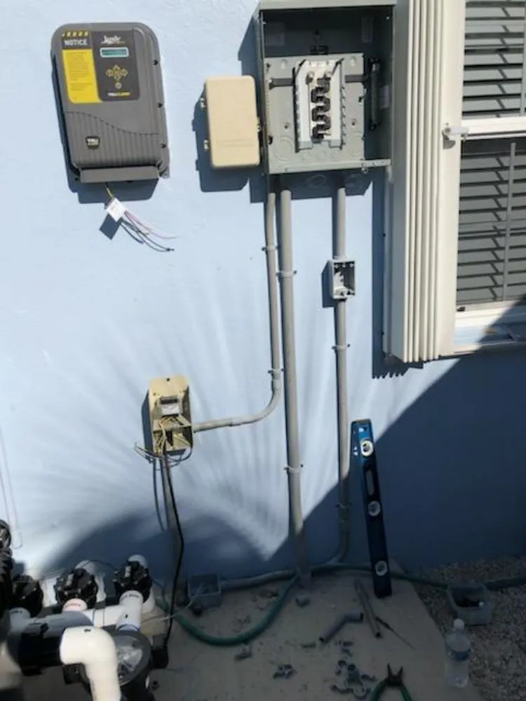 Slide of Benitez Handyman